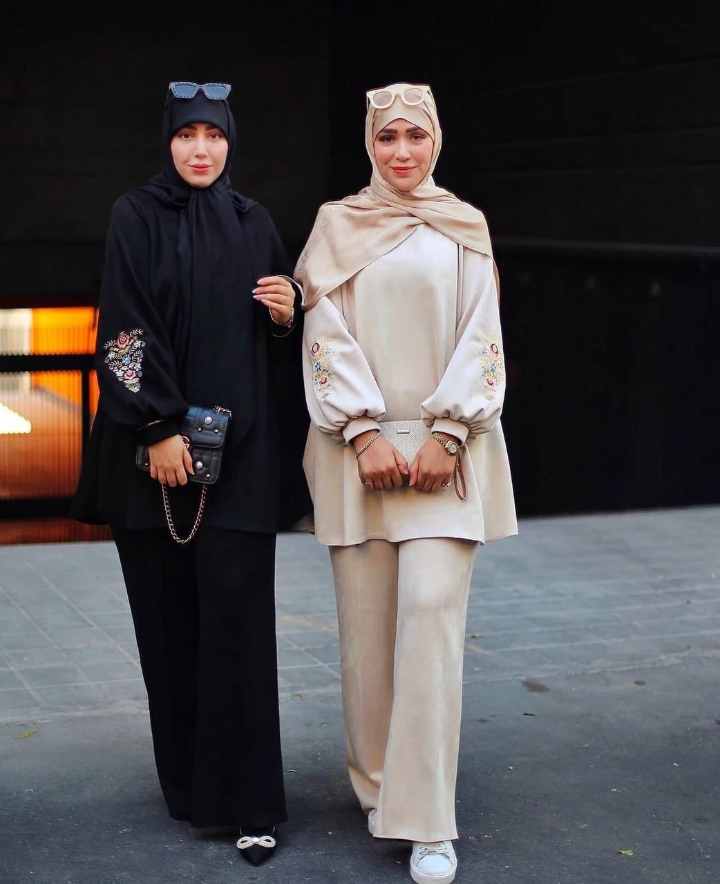 ست مانتو شلوار زنانه گلدوزی شده