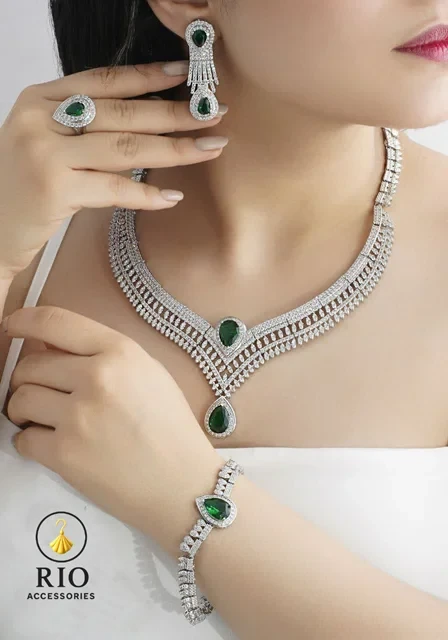ست کامل بدلیجات زنانه طراحی خاص و شیک وارداتی