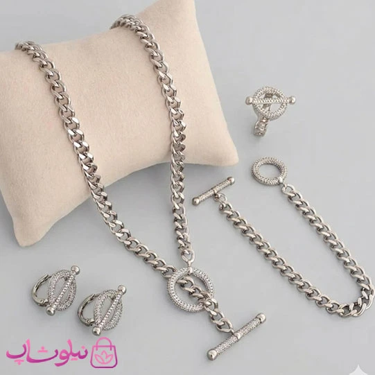 سرویس بدلیجات زنانه ژوپینگ نقره ای مدل کارتیه با قفل T و نگین پرسی کد 3400