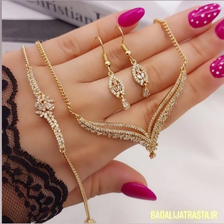 سرویس جواهری زنانه برند شین طرح طلا نگین اتریشی