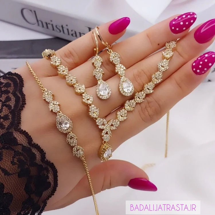 سرویس جواهری زنانه برند شین مدل اشکی زنجیره‌نگین اتریشی