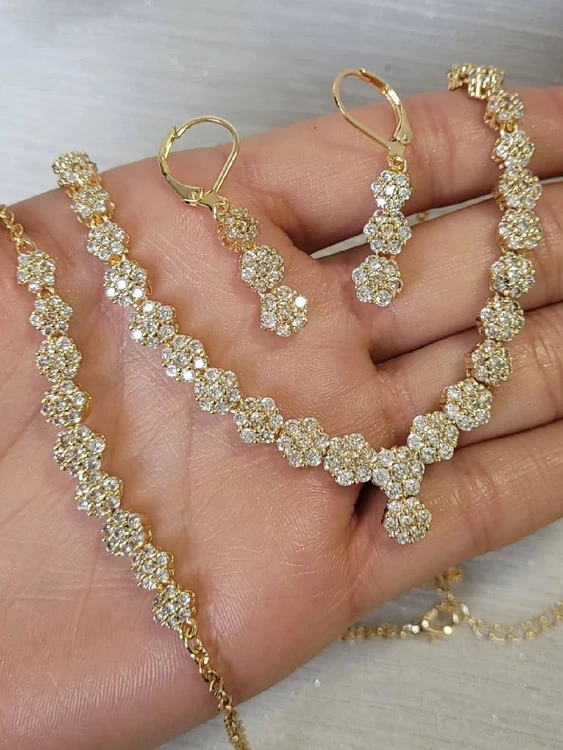 سرویس جواهری طرح طلای زنانه،نگین اتریشی💍