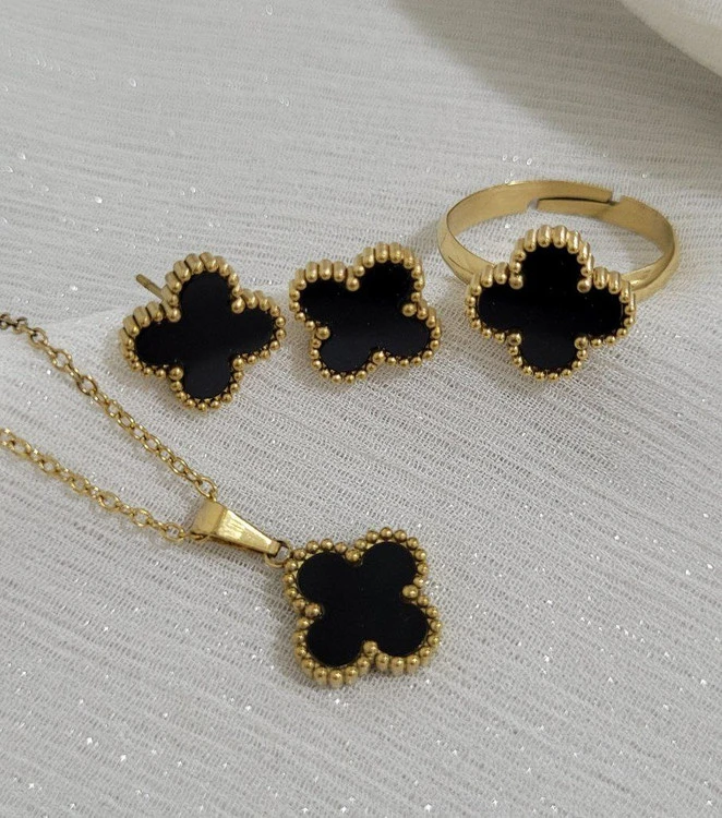 سرویس دخترانه،طرح طلا،مدل ونکلیف،جنس استیل،در دو رنگ خاص،انگشتر فری سایز💍
