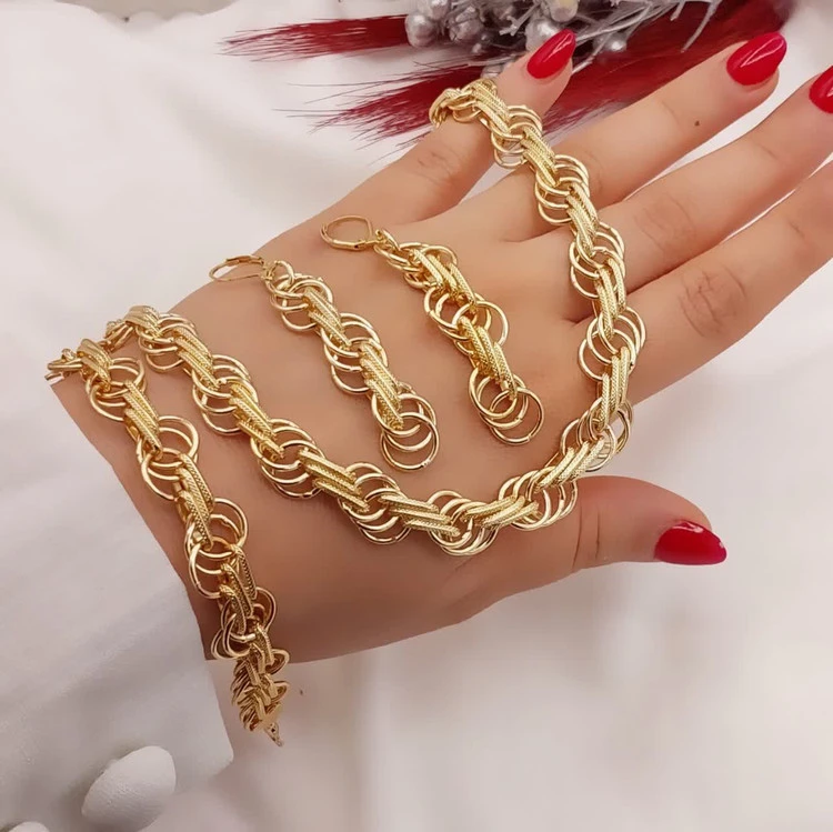 سرویس زنانه طرح طلا شین مدل زنجیری حلقه‌ای طلایی براق در ۳ مدل لوکس