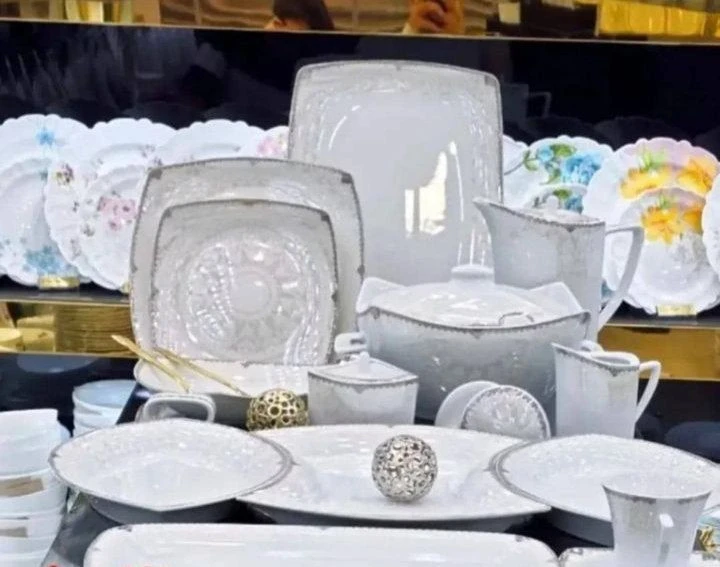 سرویس غذاخوری 12 نفره برندچینی پردیس مدل 105پارچه طرح منچستر پلانین