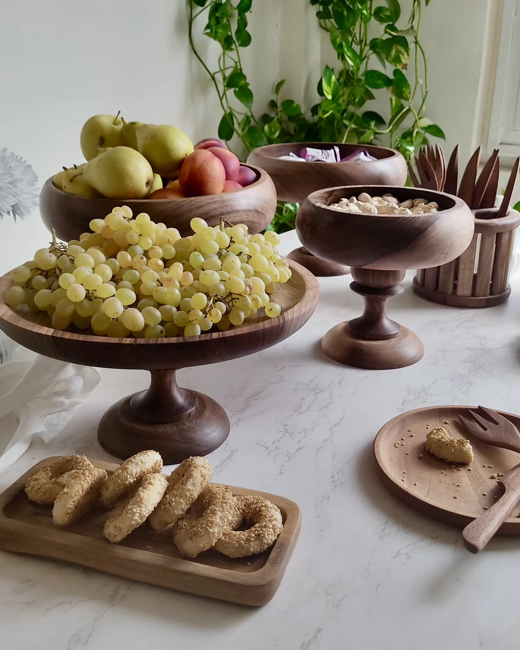سرویس پذیرایی 4 پارچه چوب گردو پایه بلند MONTREAL