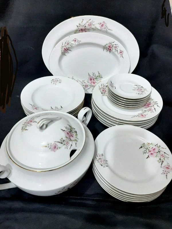 سرویس ۲۸پارچه گل عروس قدیمی