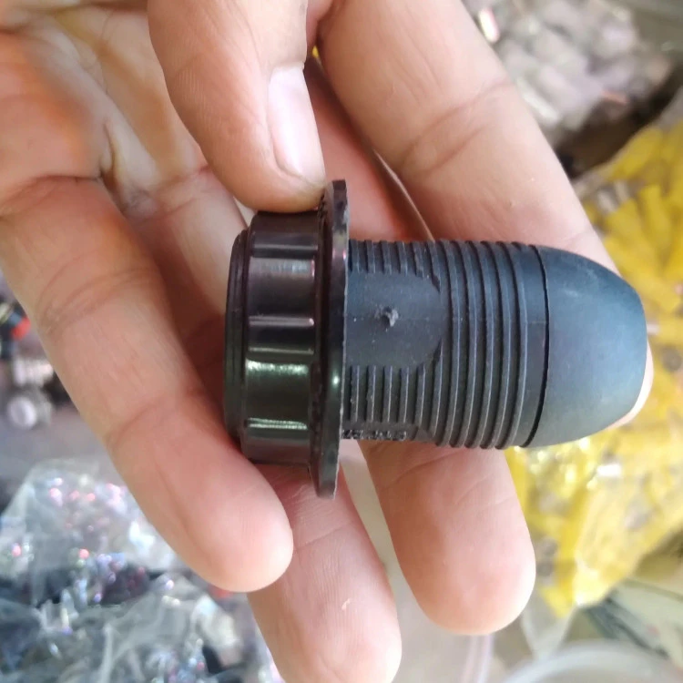 سرپیچ گریف دار e14 مشکی