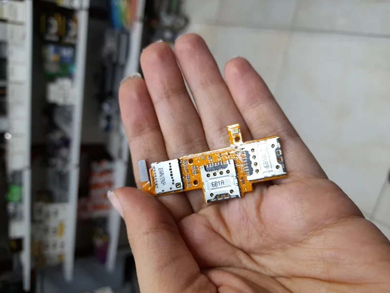 سوکت سیم کارت و فلت سوکت رم lG k4