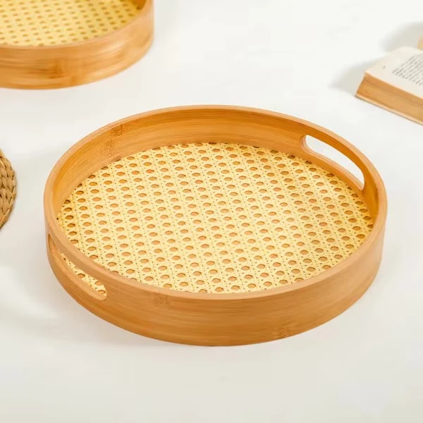 سینی بامبو گرد کف حصیری