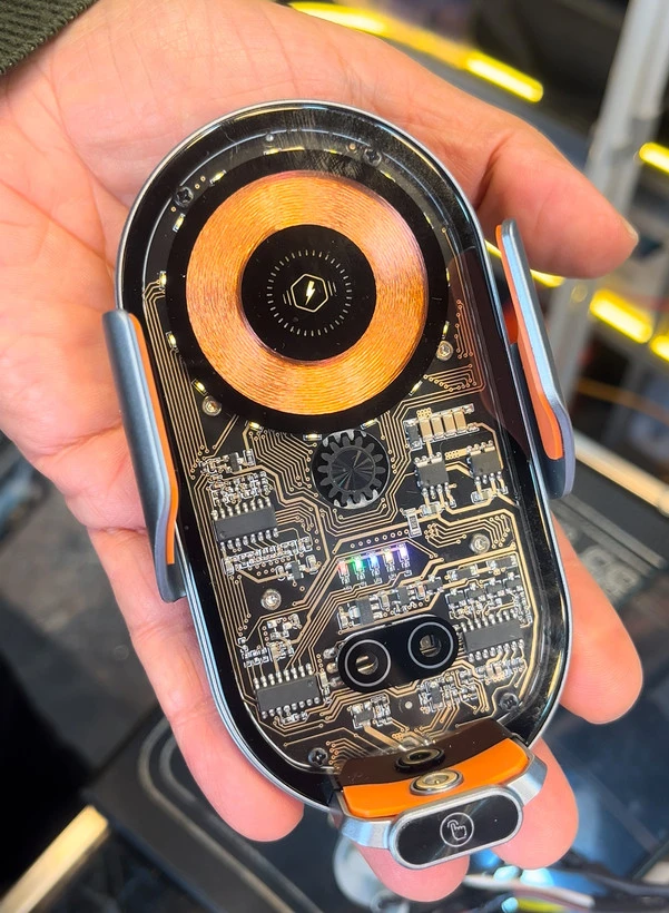 شارژر وایرلس هوشمند ماشین