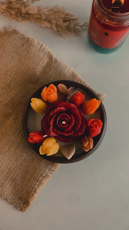 شمع ظرف بزرگ گل رز و لاله