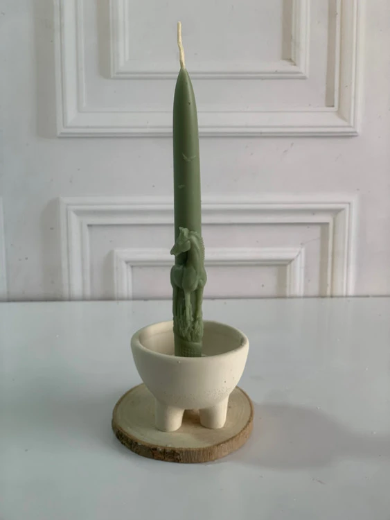 شمعدان سه پایه