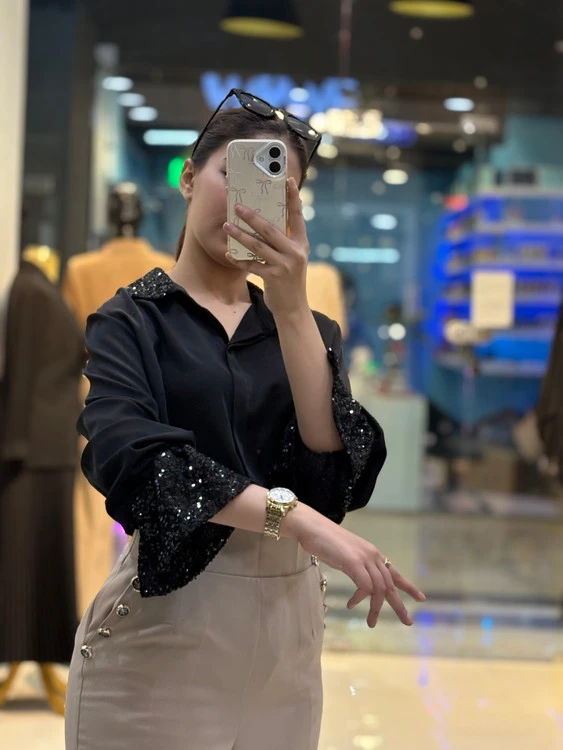 شومیز زنانه مجلسی پارچه سبک و لختی داره مناسب مهمونی هاتون