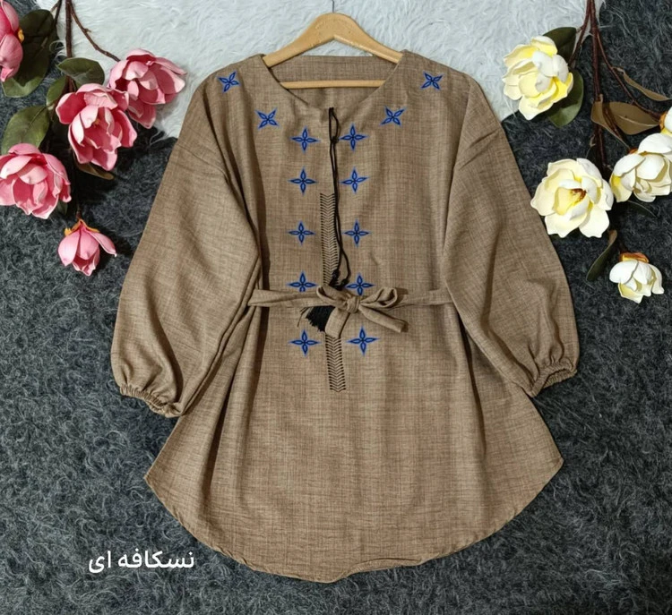 شومیز چاپی گلبرگ 124جنس صوفیا درجه یک فری سایز
