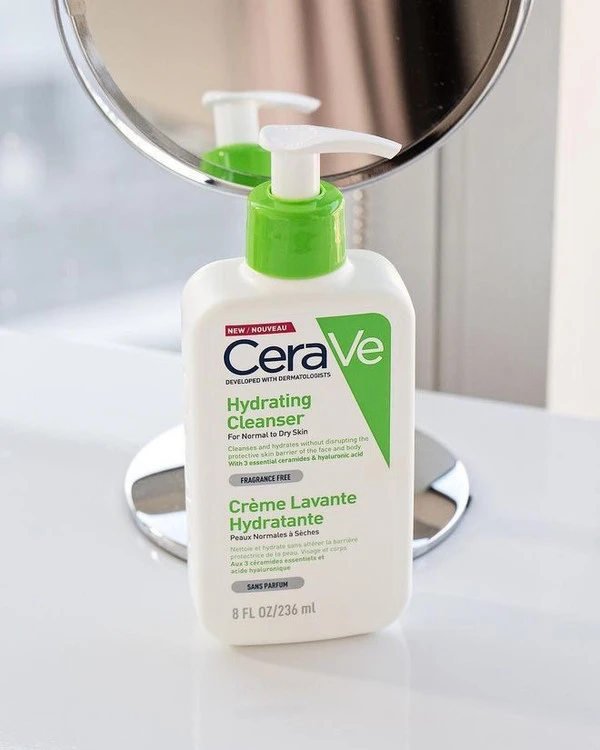 شوینده صورت سراوی مدل Hydrating Cleanser مناسب پوست نرمال تا خشک