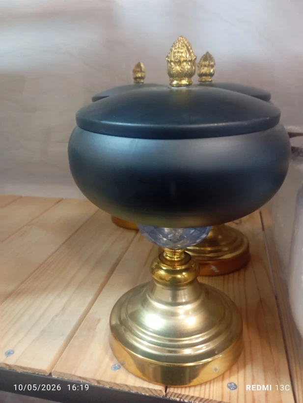 شکلات خوری سایز متوسط فلز مشکی طلایی