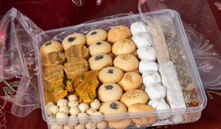 شیرینی مخلوط