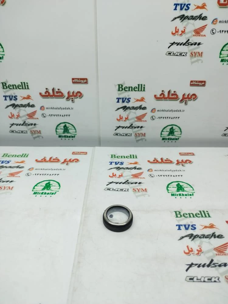 شیشه (پولکی) نشانگر روغن روی درب کلاچ انواع موتورهای پالس باجاج اصلی