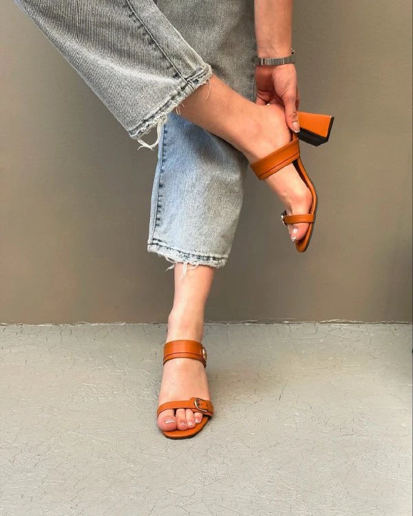 صندل زنانه پاشنه دو سگک zara
