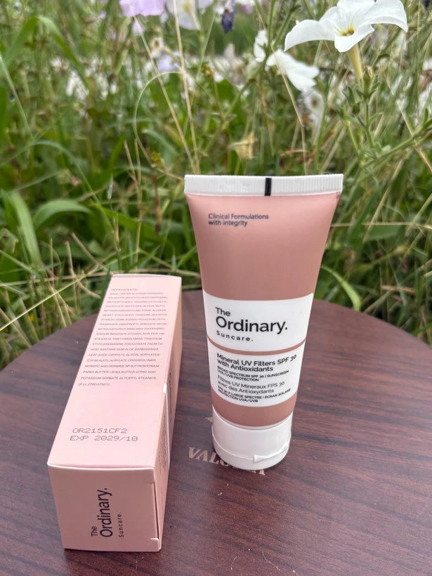 ضد آفتاب SPF 30 بی رنگ اوردینری حجم ۵۰ میل اورجینال