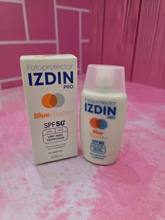 ضد آفتاب فیوژن واتر بلو بلاکر SPF50 ایزدین پرو