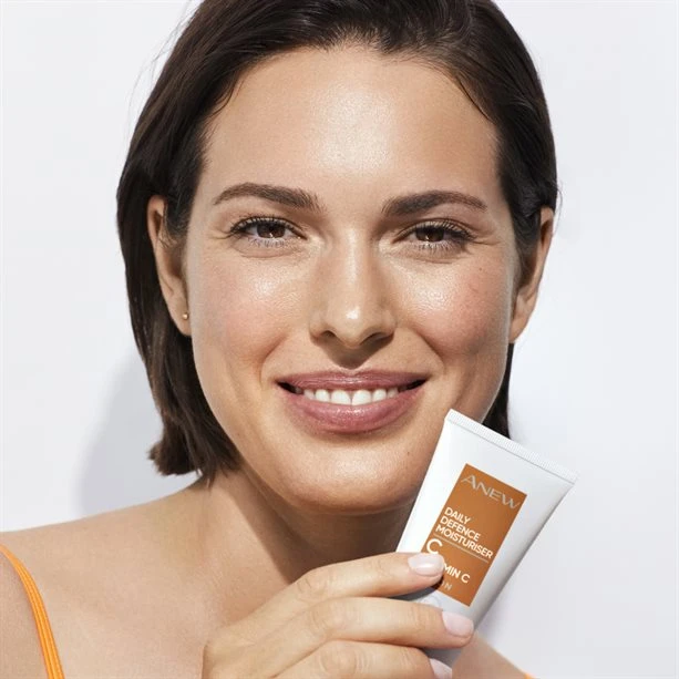 ضدآفتاب آبرسان حاوی ویتامین سی SPF50 آون
