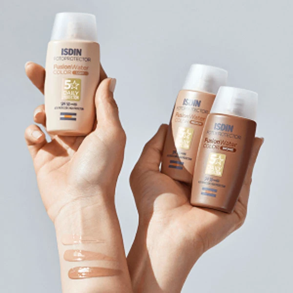 ضدآفتاب ایزدین فیوژن واتر رنگی مدیوم اصل | محافظت SPF50+ سبک و بدون چربی isdin