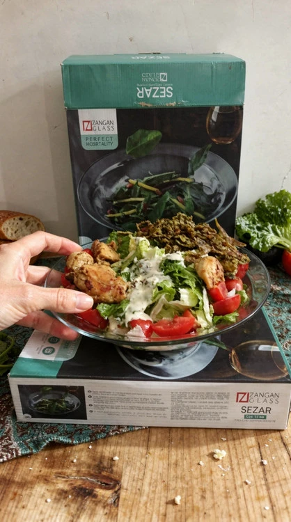 ظرف سالاد سزار همراه ۳۰گرم ادویه سزار