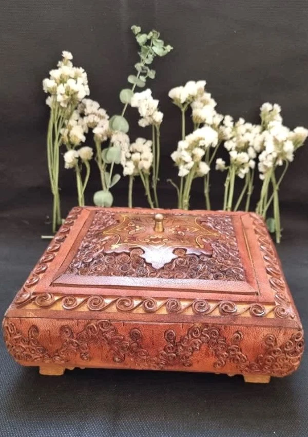 ظرف شکلات خوری چهار گوش چوب و چرم تیدا (شیک / تک /قیمت عالی)
