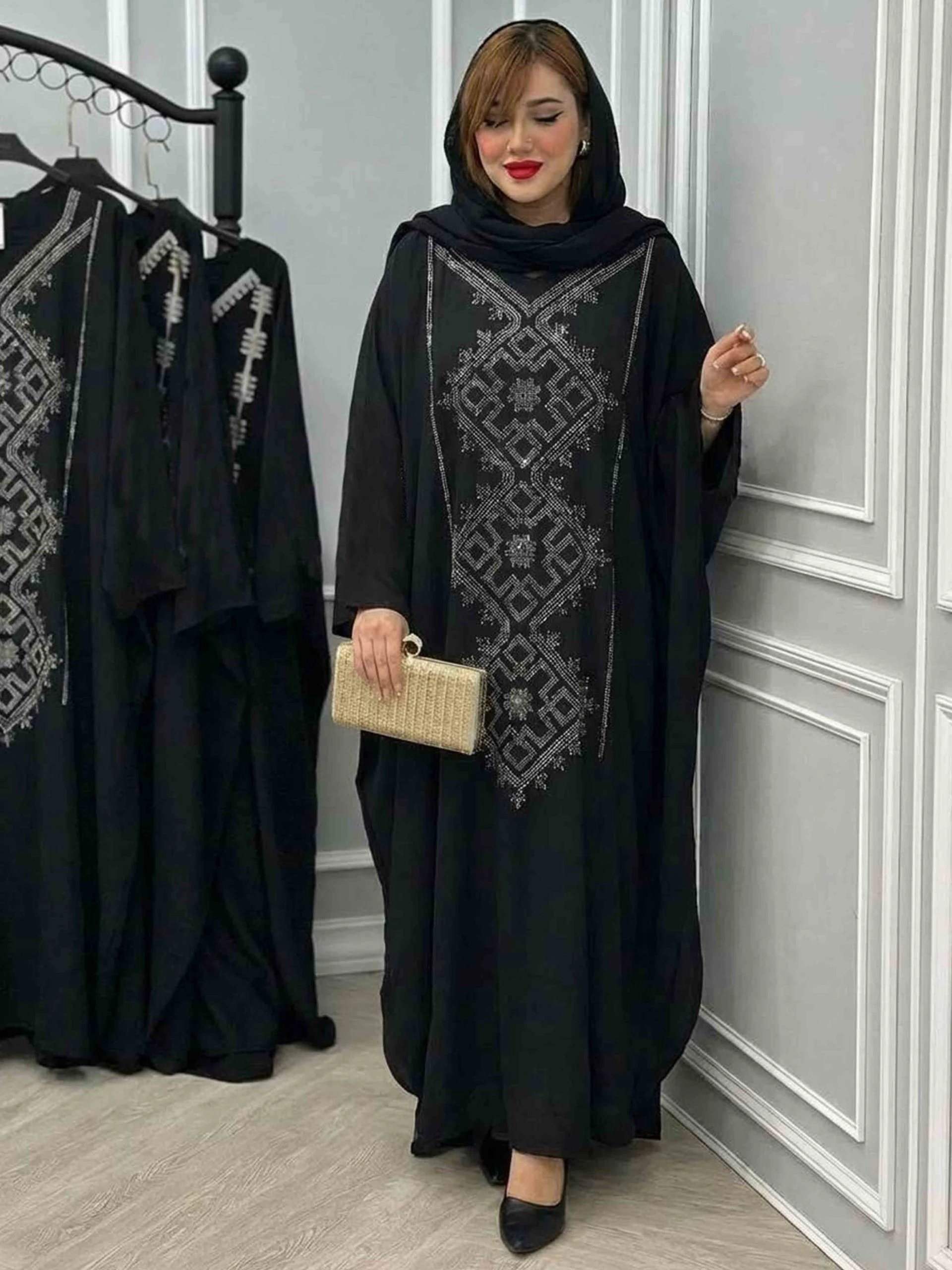 عبا مجلسی نگین کاری زنانه مدل مرسانا_شیکان‌کده
