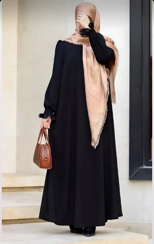 عبای زنانه خاتون.دوسایزی از۳۸تا۵۲.برای تعیین سایز مورد نظر پیام دهید.