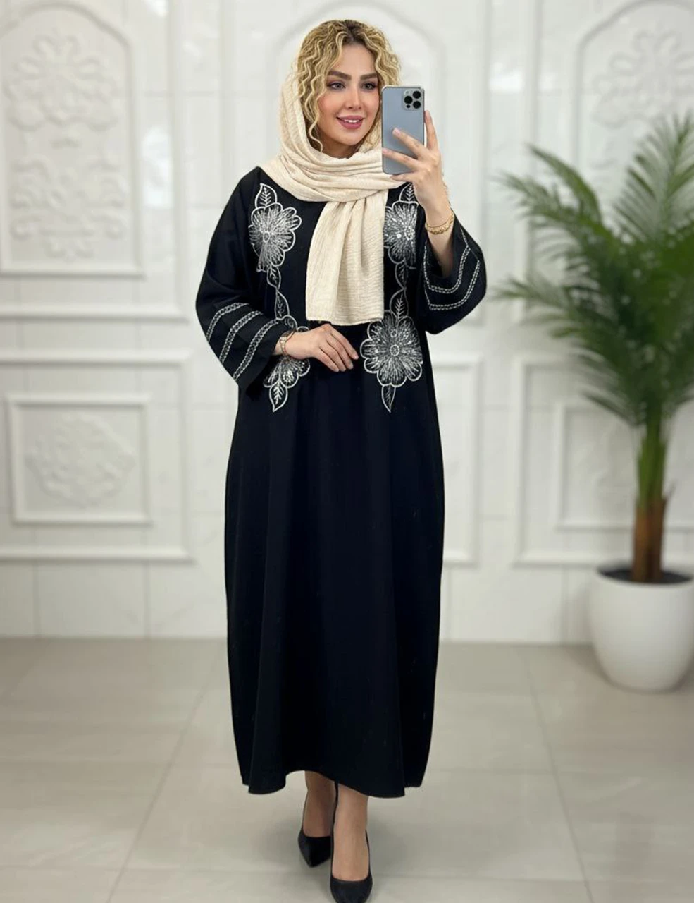 عبای زیبای مینا_شیکان