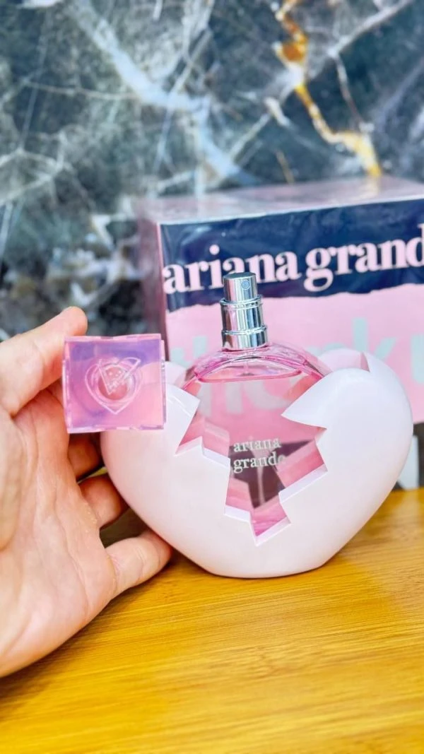عطر ادوپرفیوم زنانه آریانا گراند Thank U, Next حجم ۱۰۰ میل خنک شیرین