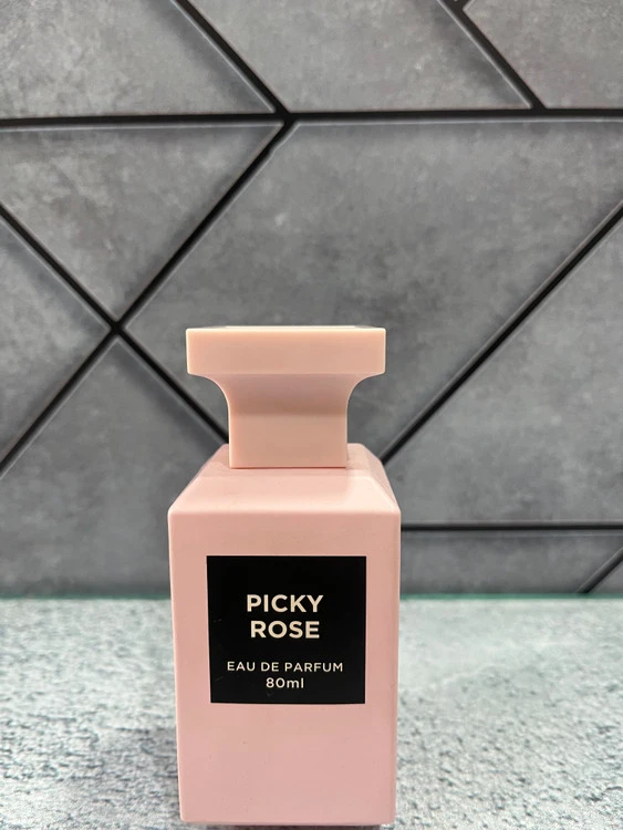 عطر ادکلن تام فورد رز پریک پیکی رز فراگرنس ورد