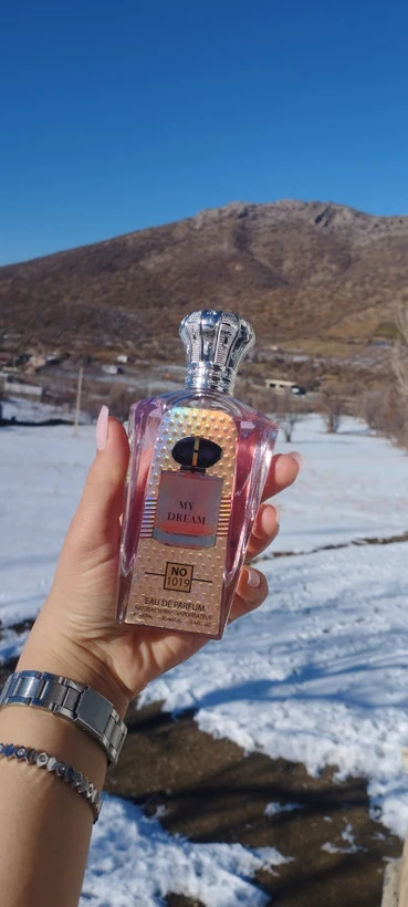 عطر مای وی با رایحه ابنیاتی پاستیلی،