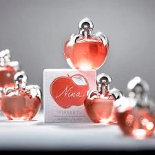 عطر نیناریچی نینا سیب Nina Ricci Nina ملایم و شیرین اورجینال با ضمانت اصالت