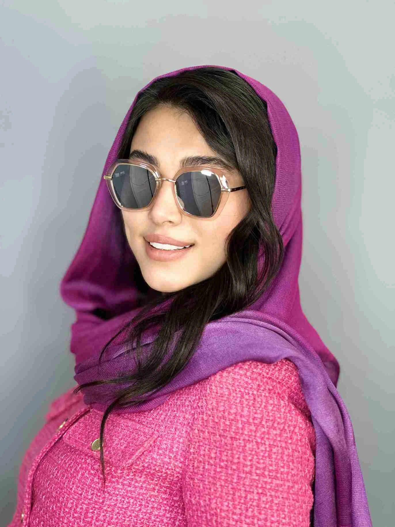 عينك افتابي Gucci گوچي زنانه طوسي يووي٤٠٠ پلاريزه