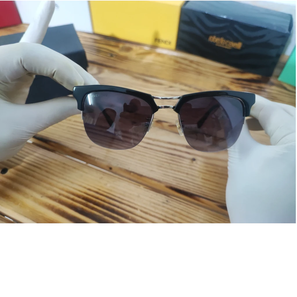 🕶️ عینک آفتابی Givenchy – سبک مدرن با اصالت فرانسوی