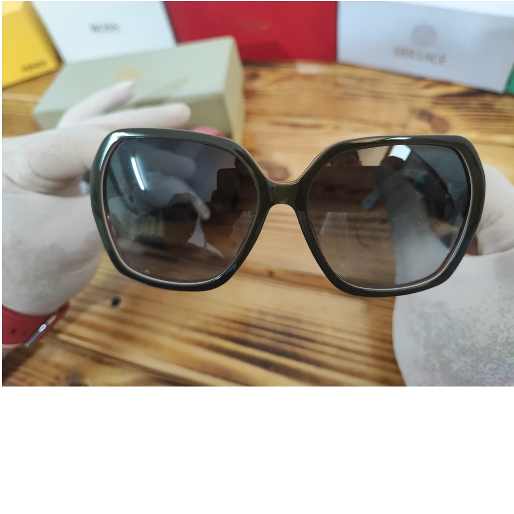 عینک آفتابی برند Burberry