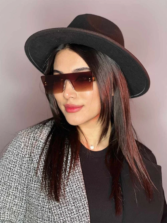 عینک آفتابی زنانه اورجینال قهوه ای برند پرادا مستطیلی یووی400