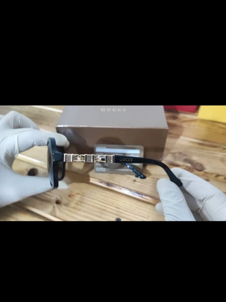 عینک آفتابی لوکس گوچی مدل GG0350S - فریم مشکی عسلی  با جزئیات طلایی