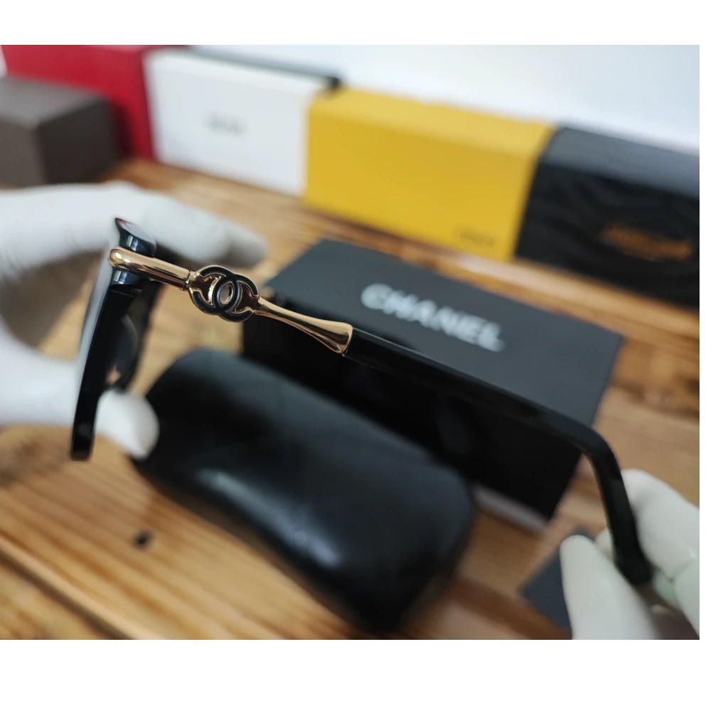 عینک افتابی اورجینال شانل   chanel ..