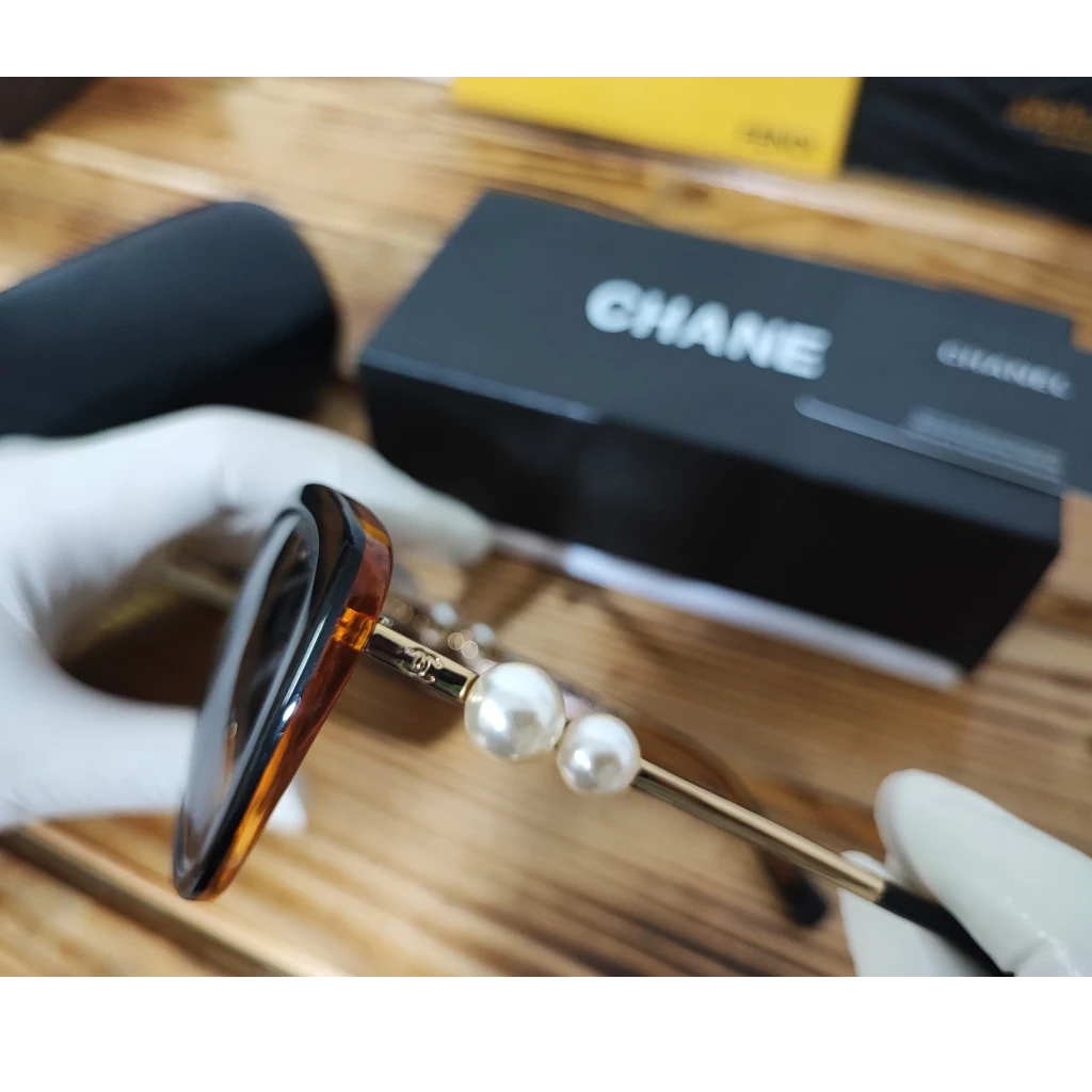 عینک افتابی اورجینال شانل   chanel  زنانه