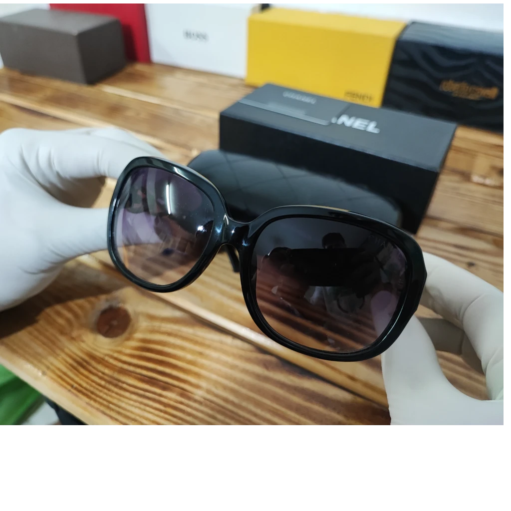 عینک افتابی اورجینال شانل   chanel   لوگو کلاسیک