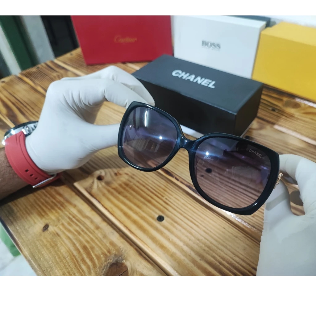 عینک افتابی اورجینال شانل   chanel  مشکی  رز صورتی