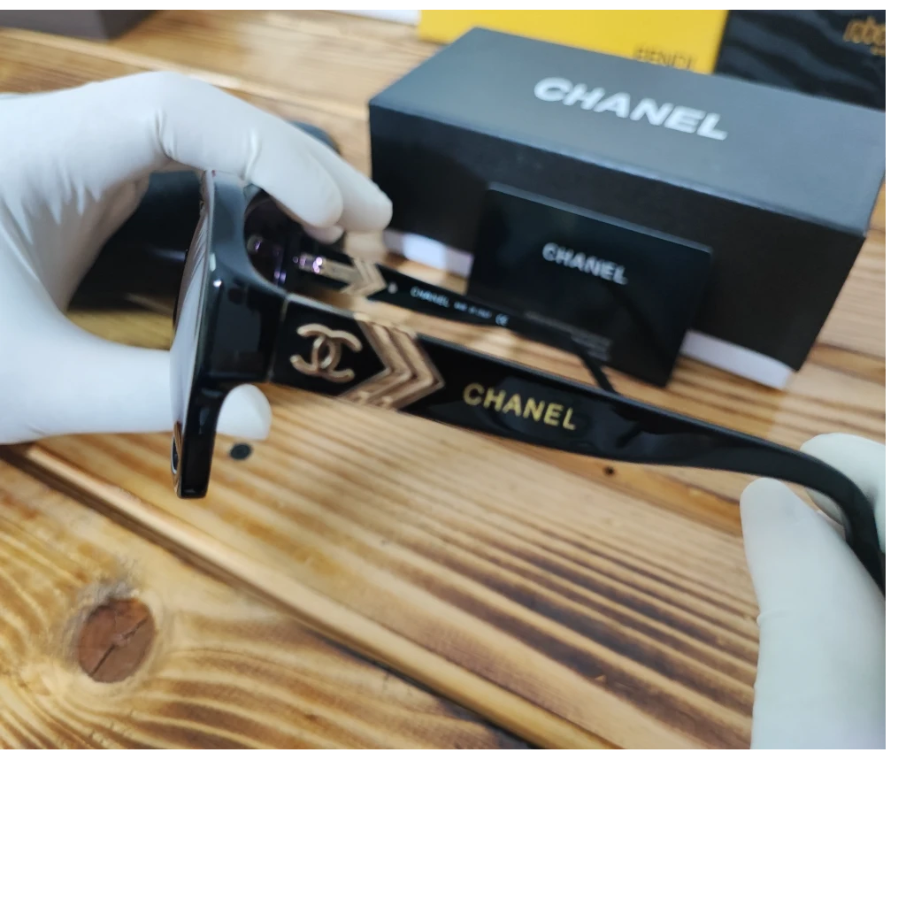 عینک افتابی اورجینال شانل   chanel   ....