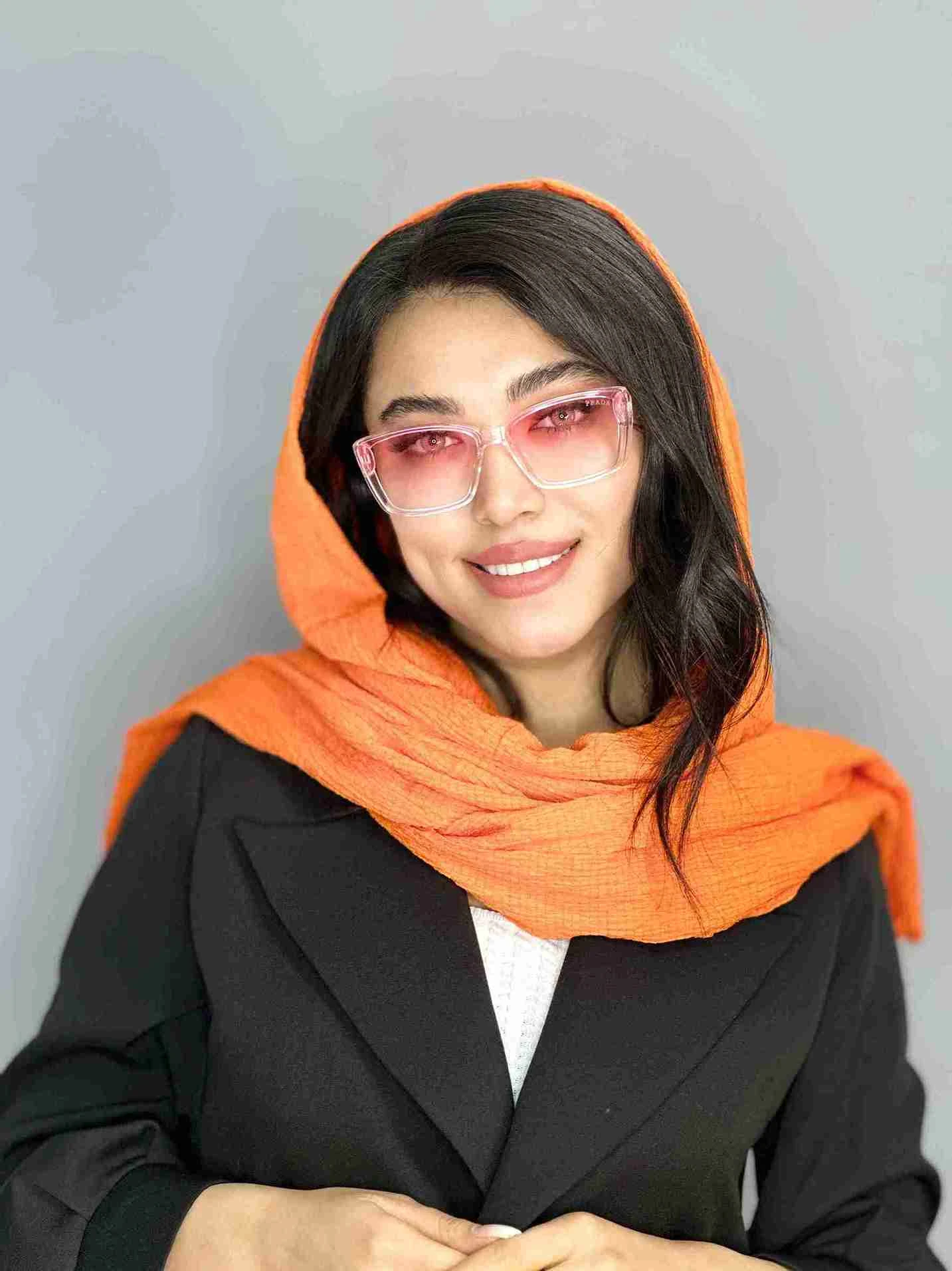 عینک افتابی زنانه prada و چنل سری جدید پراداصورتی یخی ترند یووی۴۰۰
