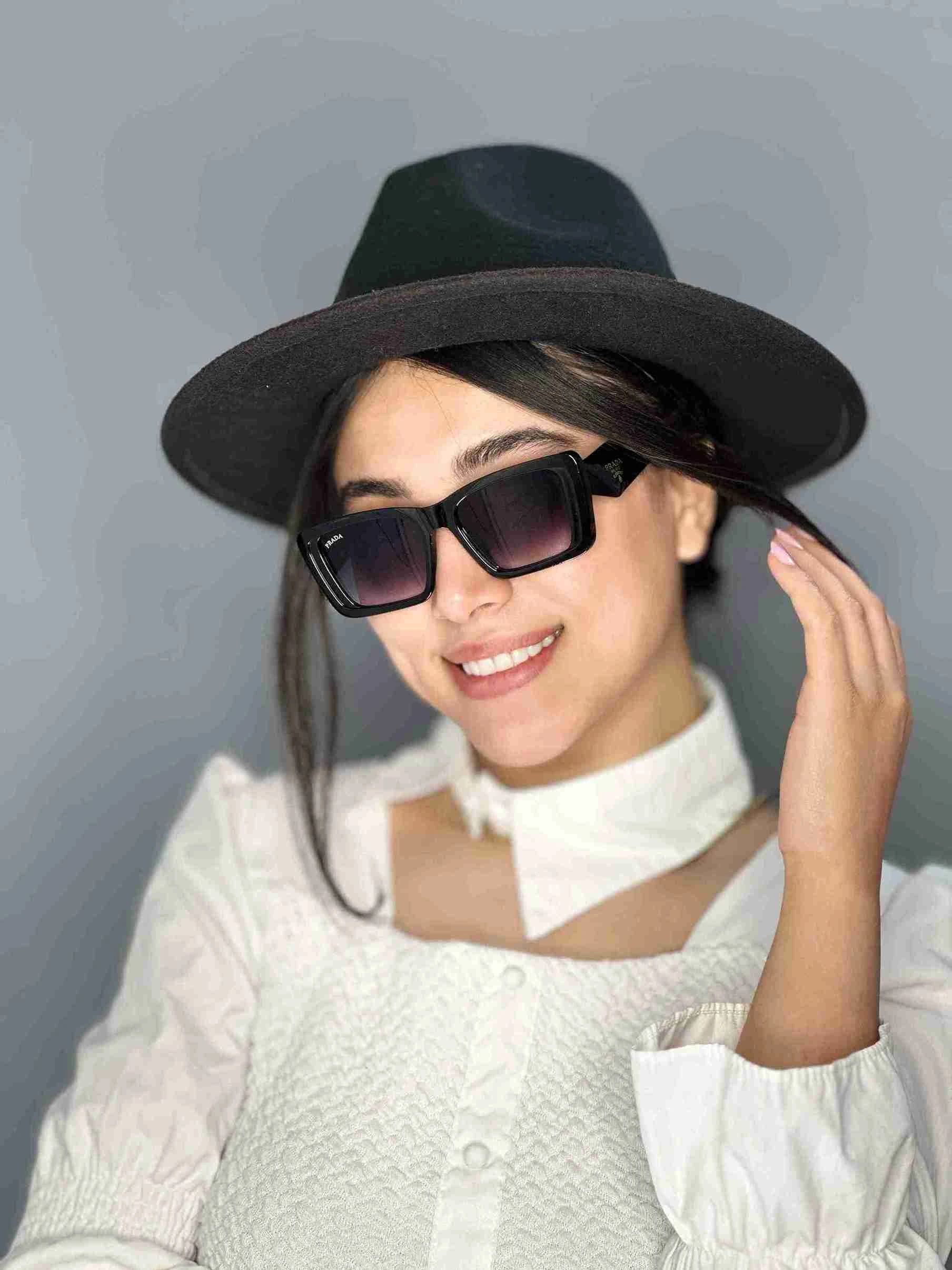 عینک افتابی زنانه prada پرادا مشكي دسته سه بعدي ترند يووي ٤٠٠