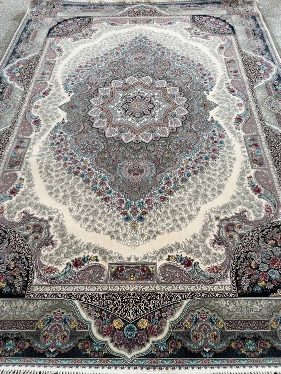 فرش ماشینی ۱۲۰۰ شانه کلاسیک طرح قصر سرمه‌ای کرم